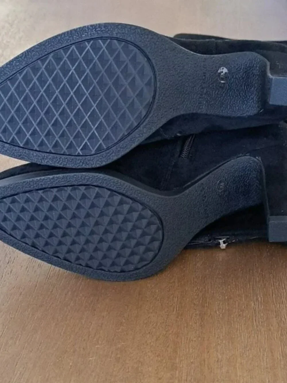 Aerosoles Lynx Boot - Color: Black Suede - Size: Women 6 - Picture 5 of 7